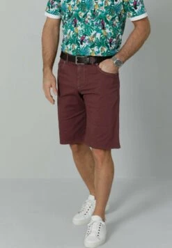 BERMUDA - Jeans Shorts - Beere