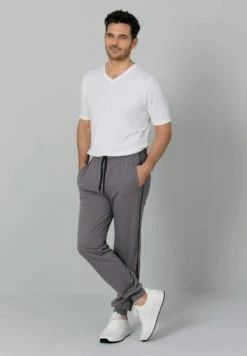 FREIZEIT - Jogginghose - Dunkelgrau 9 FREIZEIT - Jogginghose - Dunkelgrau -Babista De bf267369bb5646a890c2807720264eed